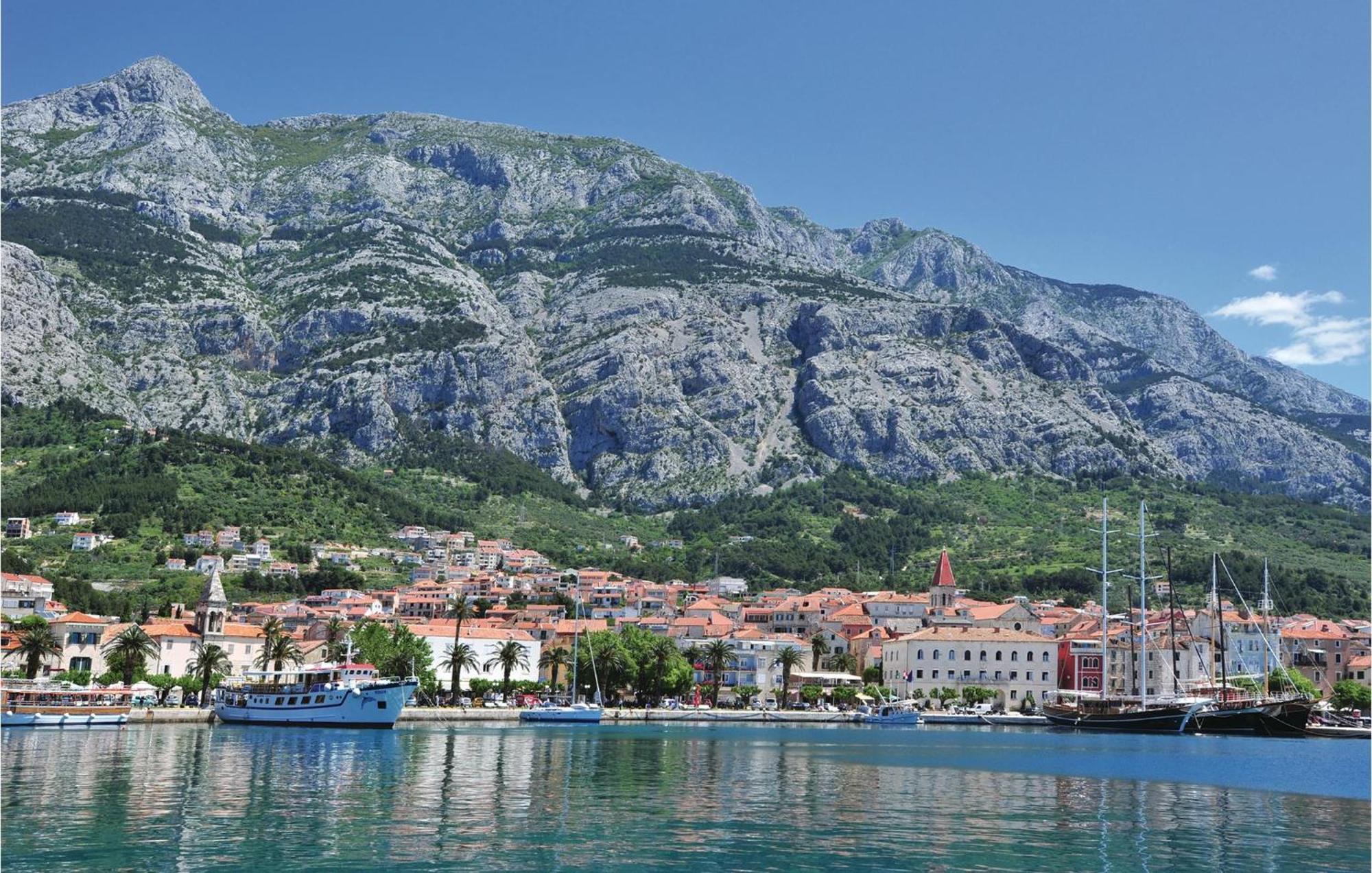 Stunning Apartment In Makarska With Wifi Buitenkant foto